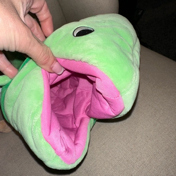 EUC Hallmark’s Jonah and the Big Fish Stuffed Doll Set - Picture 8 of 15